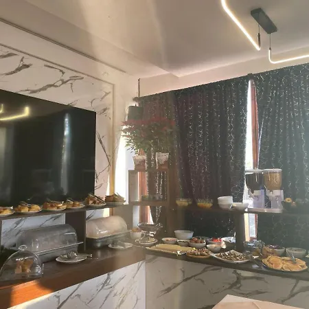 Aparthotel The 3*
